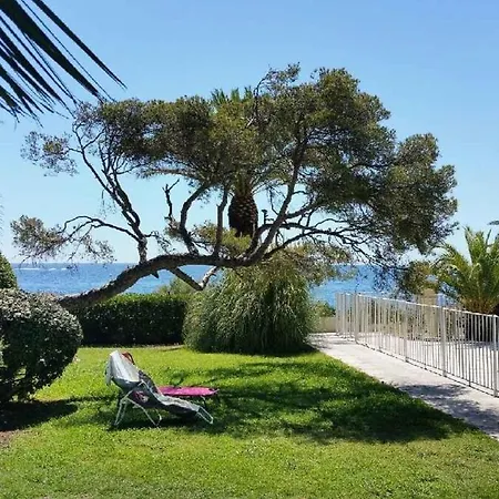 Un Coin De Paradis Au Pied De La Grande Bleue